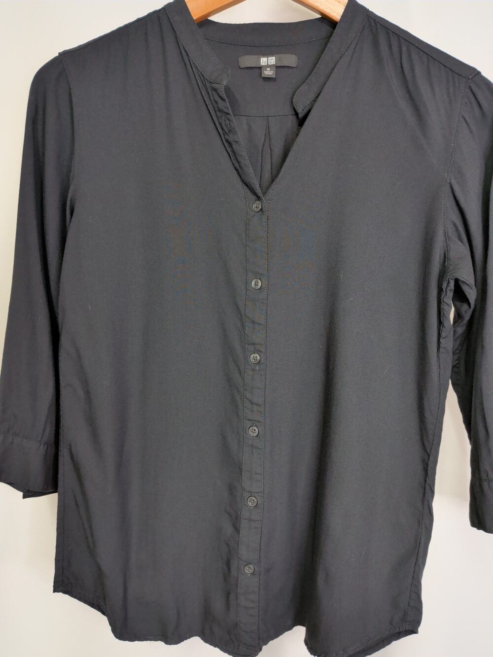 Uniqlo Black 3/4 Sleeve Button down